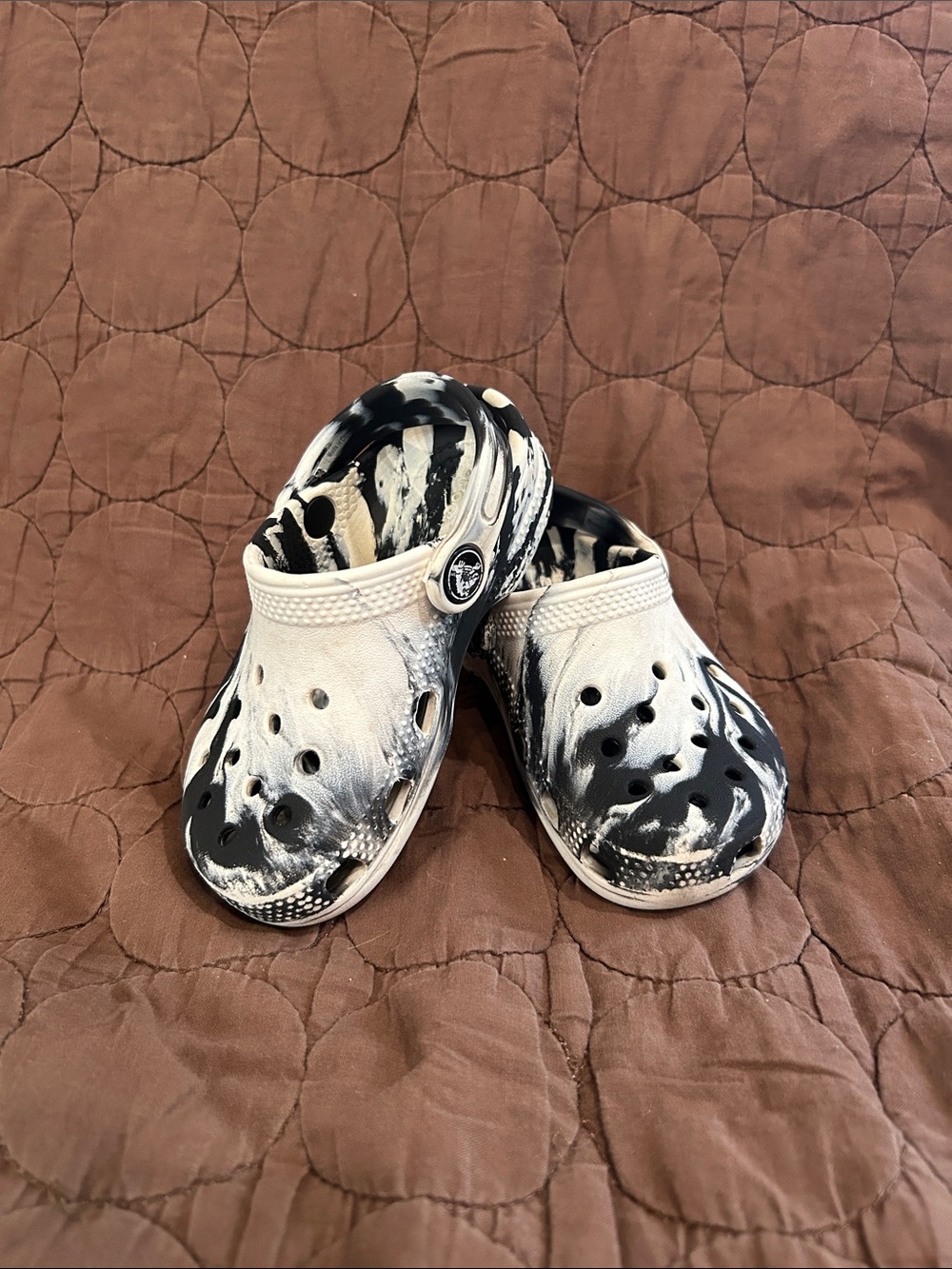 CROCS Kids Black & White Marble Clogs EUC
